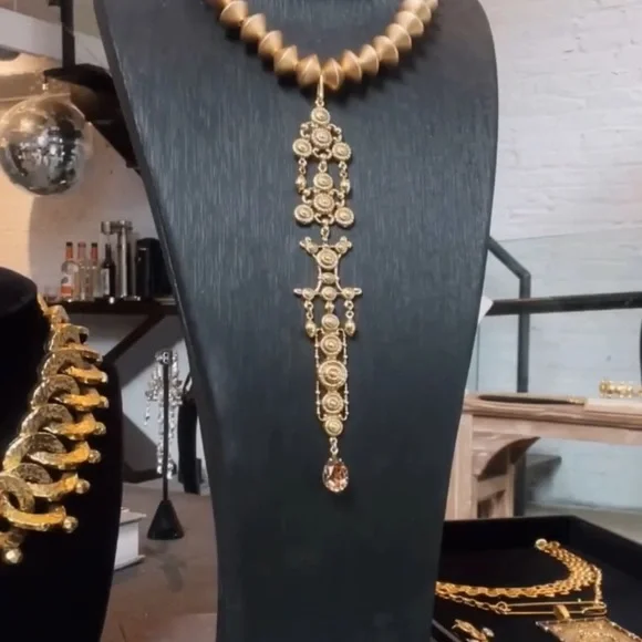 Dylanlex Margot Gold Pendant Necklace - Picture 3 of 7